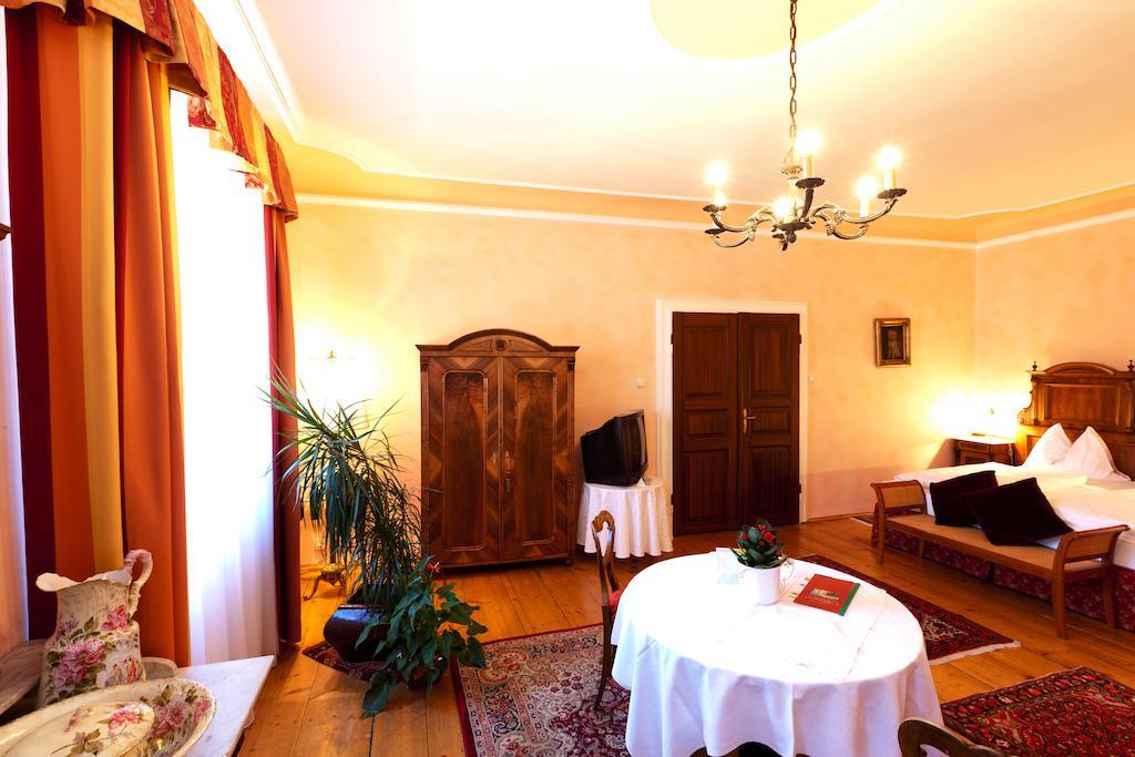 Gasthof Braeuer - Familie Eibensteiner Weisskirchen in Steiermark Exterior photo