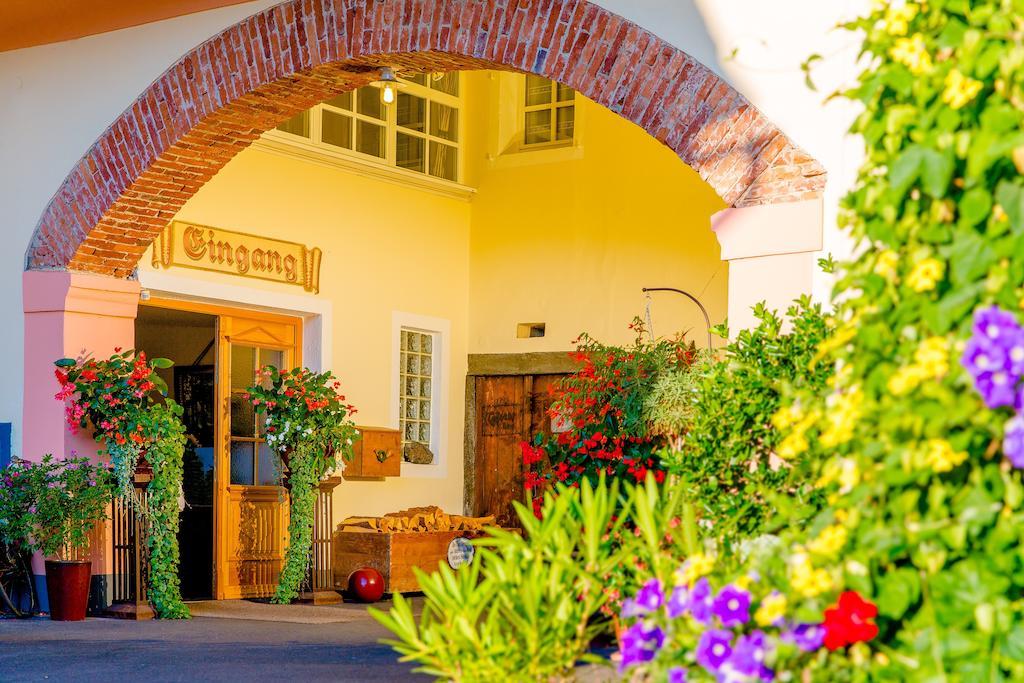 Gasthof Braeuer - Familie Eibensteiner Weisskirchen in Steiermark Exterior photo
