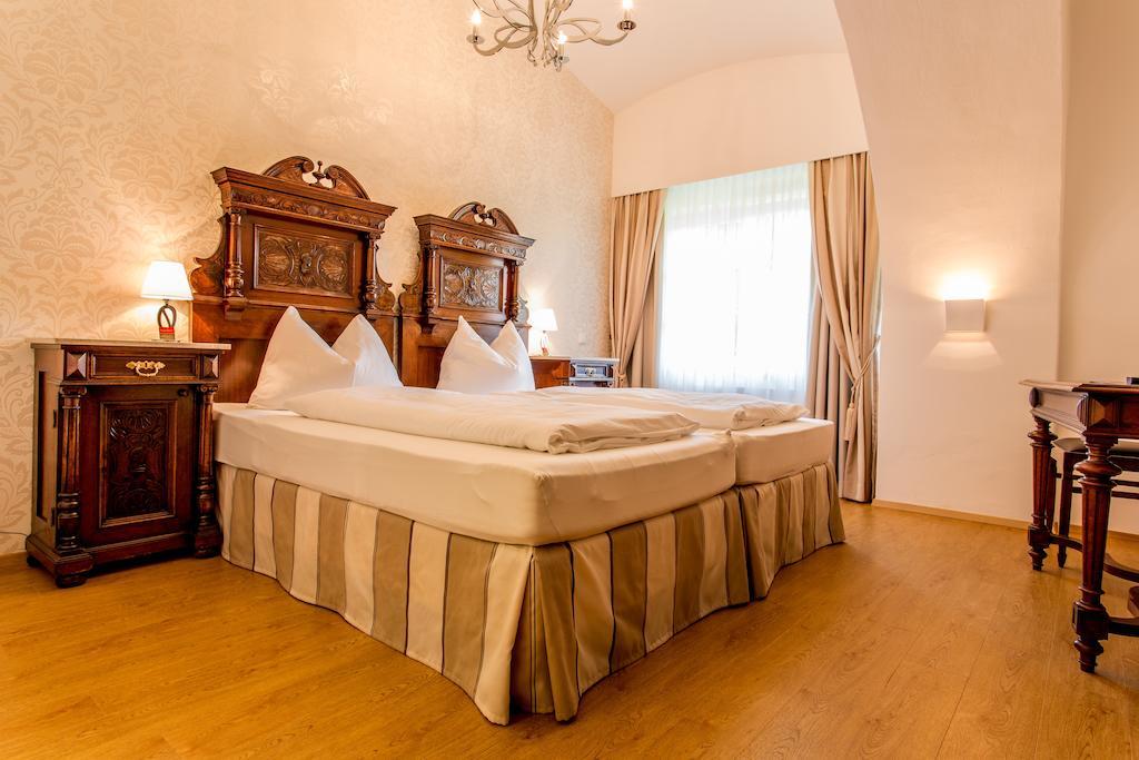Gasthof Braeuer - Familie Eibensteiner Weisskirchen in Steiermark Room photo